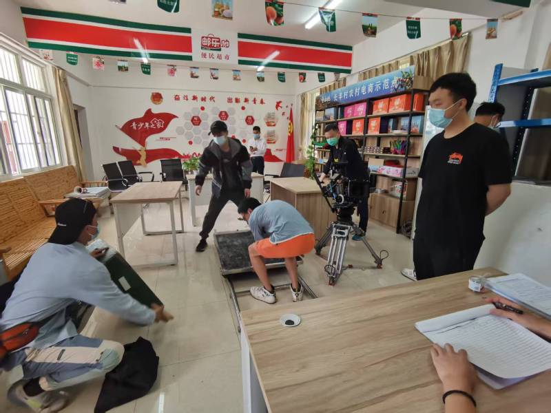 追星女孩心理学分析报告：翠屏区广告片拍摄公司揭秘饭圈应援式传播逻辑